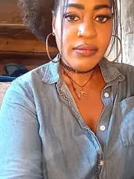 AmazonianMistress stripchat stream image