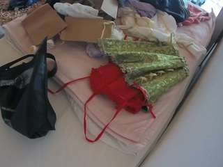 voyeurcam-julmodels-whitebed-1 camsoda stream image