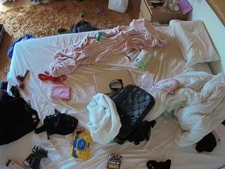 voyeurcam-julmodels-whitebed-3 camsoda stream image