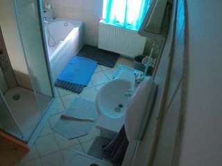 voyeurcam-julmodels-bath-2nd-2 camsoda stream image