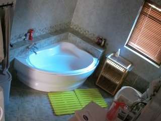 voyeurcam-julmodels-bath-1st-2 camsoda stream image