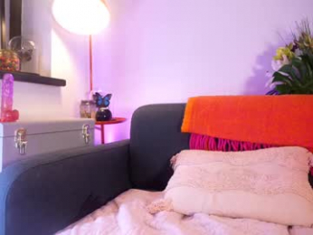 littlee33 chaturbate stream image