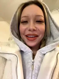 babydolll stripchat stream image