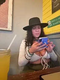 Bigbuttbrooklynn stripchat stream image