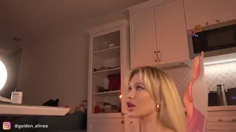 Golden_Aline stripchat stream image