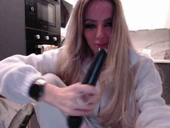 blondalina bongacams stream image
