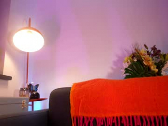 littlee33 chaturbate stream image