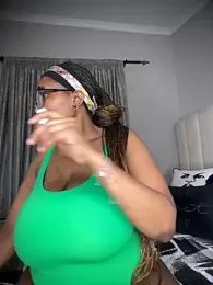 Bustygoddess32 stripchat stream image