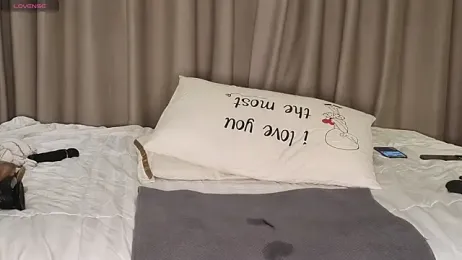 LucyNuty stripchat stream image