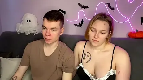 julielourens stripchat stream image