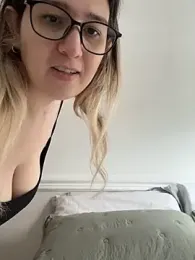 amooraaamoon stripchat stream image