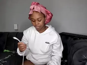 Pearl_00 stripchat stream image