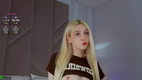 SaraHearts stripchat stream image