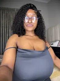 Bustygoddess32 stripchat stream image
