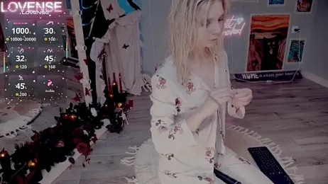 Careful_i_bite stripchat stream image