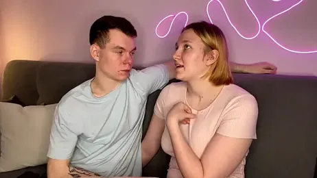 julielourens stripchat stream image