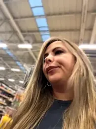 _Abril-Office1 stripchat stream image