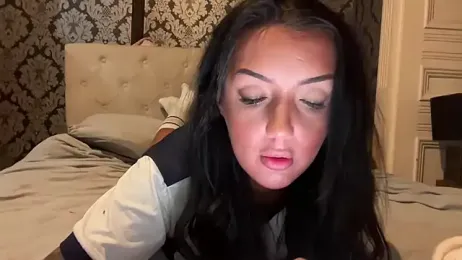 LucyLuxee19 stripchat stream image