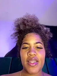 riri_brunnete stripchat stream image