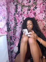 mismialove stripchat stream image