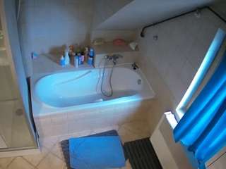 voyeurcam-julmodels-bath-2nd-1 camsoda stream image