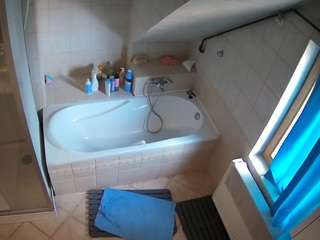 voyeurcam-julmodels-bath-2nd-1 camsoda stream image
