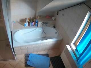 voyeurcam-julmodels-bath-2nd-1 camsoda stream image