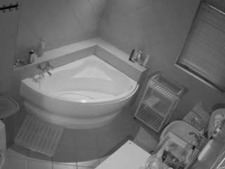 voyeurcam-julmodels-bath-1st-2 camsoda stream image