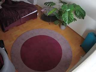 voyeurcam-julmodels-whitebed-5 camsoda stream image