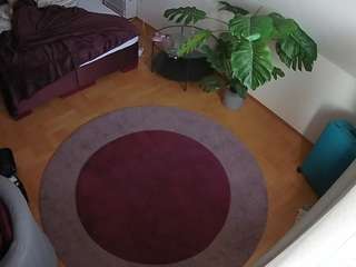 voyeurcam-julmodels-whitebed-5 camsoda stream image