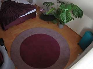 voyeurcam-julmodels-whitebed-5 camsoda stream image