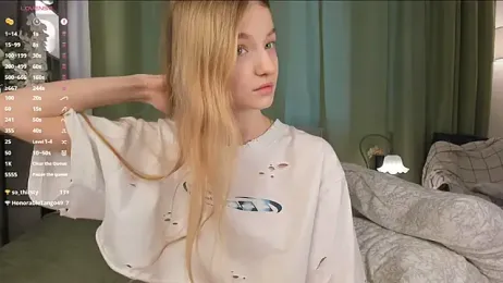 DreamyGleam stripchat stream image