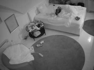 voyeurcam-julmodels-whitebed-4 camsoda stream image