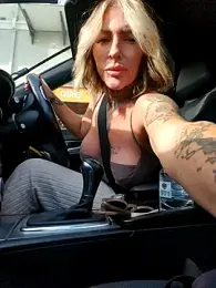 YourMommyBlair stripchat stream image