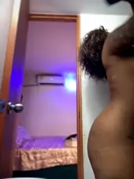 riri_brunnete stripchat stream image