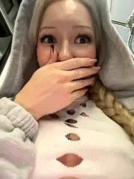 babydolll stripchat stream image