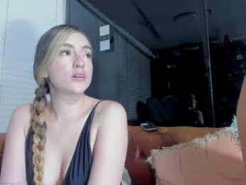 cuteanddesesperate chaturbate stream image