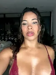 Brunettexio stripchat stream image