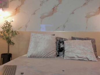 leathompson1 bongacams stream image