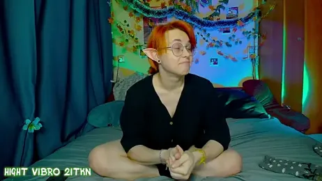 TrickyKitsune stripchat stream image