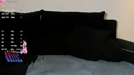 laurasommer stripchat stream image