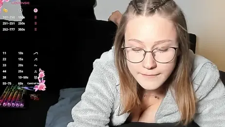 laurasommer stripchat stream image