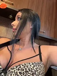 Hotmomcheckk_ stripchat stream image