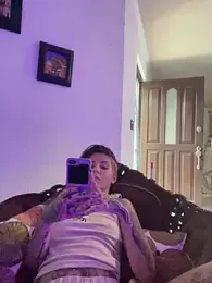 Izy_cute_ stripchat stream image