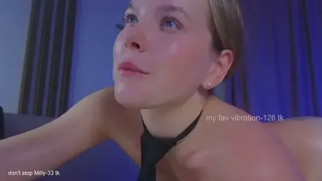 milly_shy stripchat stream image