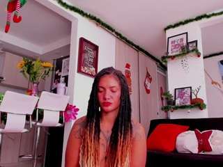 karlyee camsoda stream image