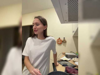 whiteTEA bongacams stream image