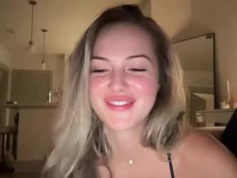 luvaimee chaturbate stream image, 23.12.2025 03:30