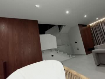 ehotlovea chaturbate stream image