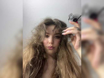 YourLadyyy bongacams stream image